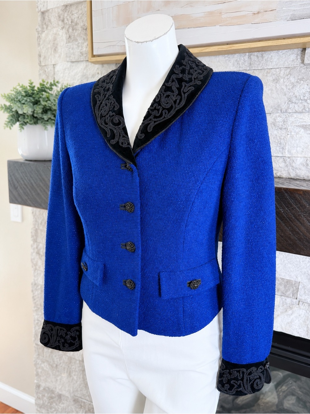 St. John Collection Cobalt Blue Knit Jacket Black Velvet Embroidered Sz 2